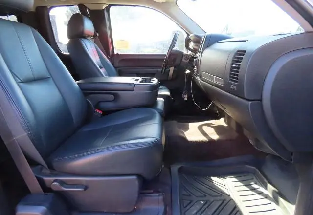 2011 GMC SIERRA K2500 SLE  