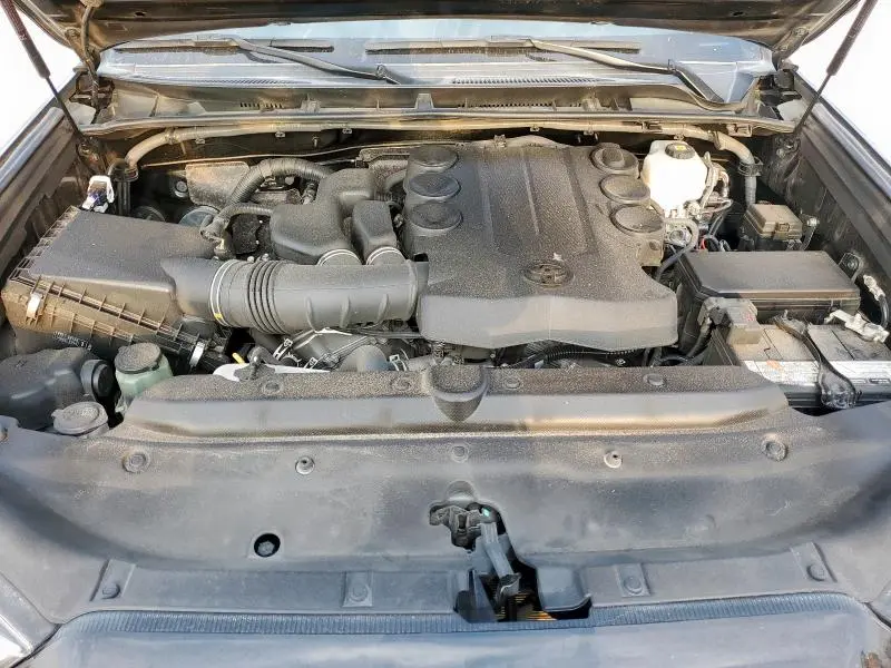 2023 TOYOTA 4RUNNER SE  