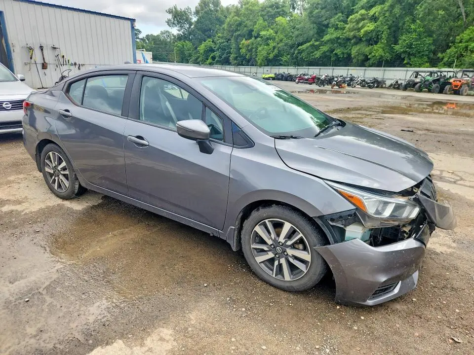 2020 NISSAN VERSA SV  