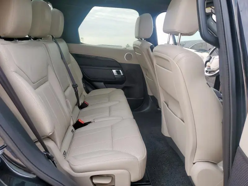 2019 LAND ROVER DISCOVERY SE  