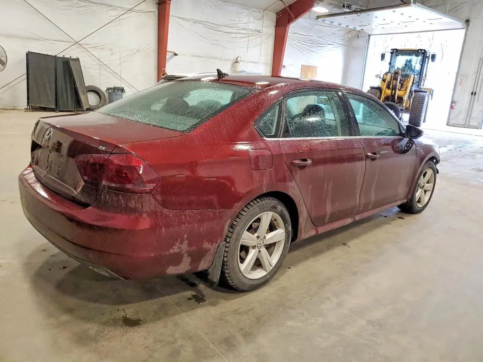 2012 VOLKSWAGEN PASSAT   