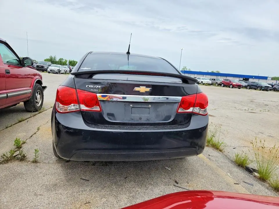 2011 CHEVROLET CRUZE LS  