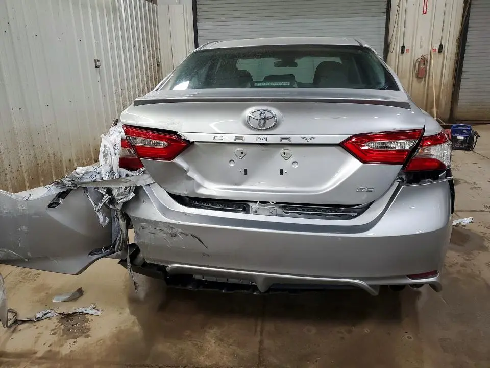 2018 TOYOTA CAMRY SE  