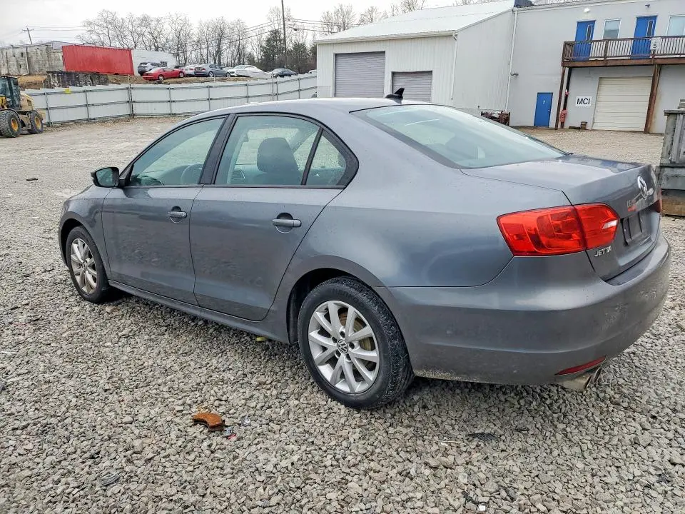 2011 VOLKSWAGEN JETTA SE  