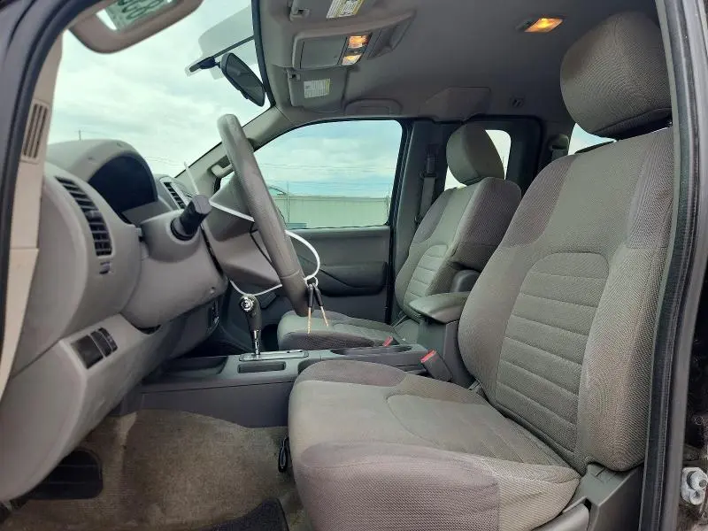 2014 NISSAN FRONTIER S  