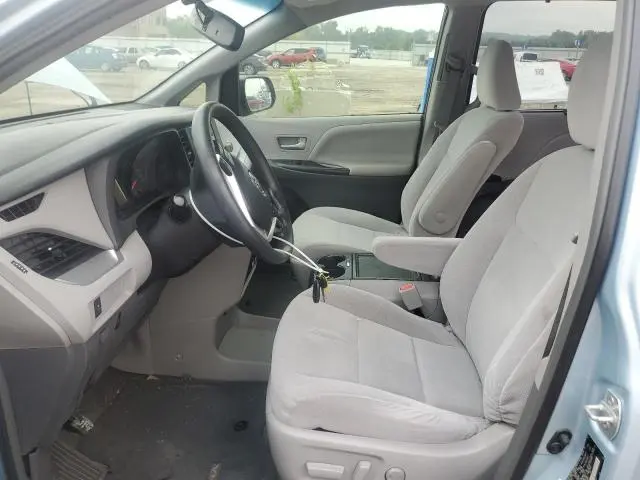 2016 TOYOTA SIENNA LE  