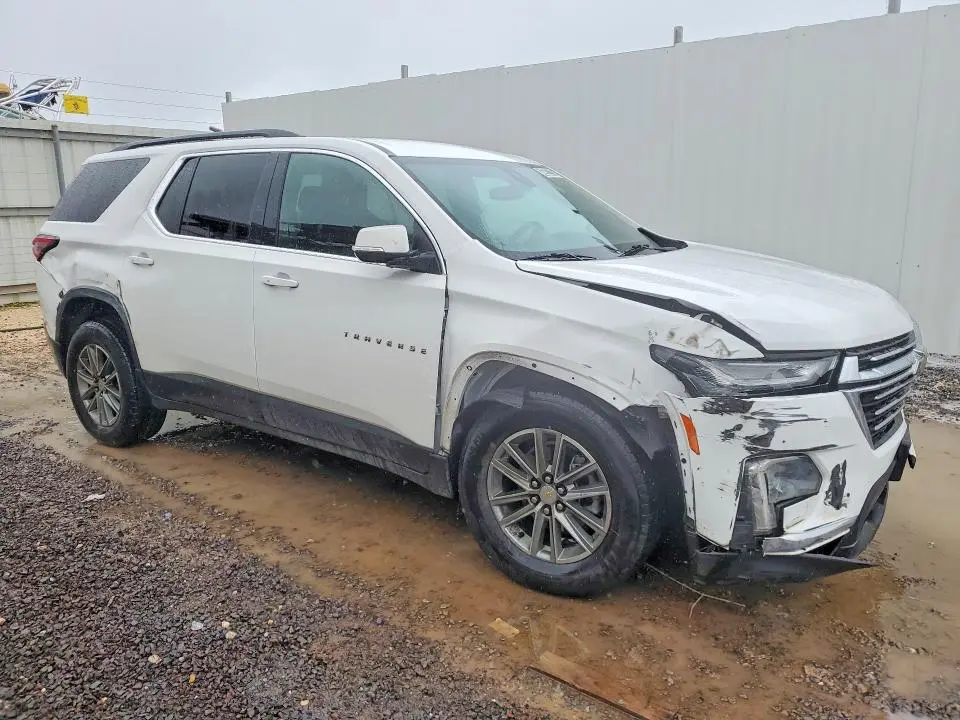 2023 CHEVROLET TRAVERSE LT  