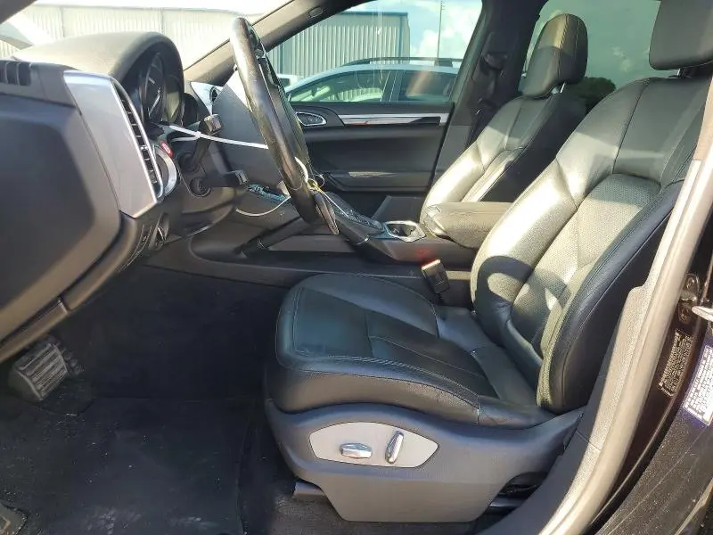 2014 PORSCHE CAYENNE   