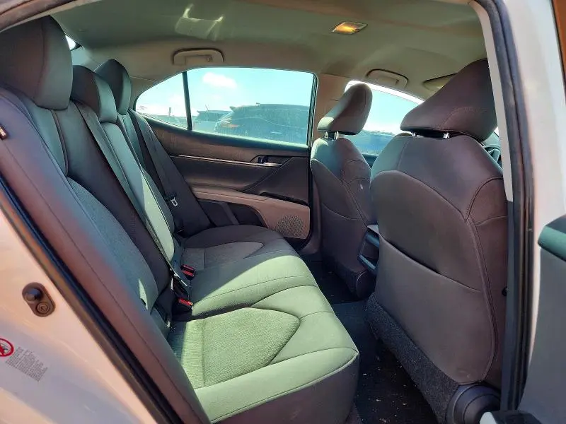 2018 TOYOTA CAMRY LE  