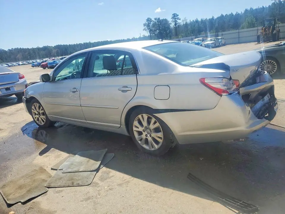2010 TOYOTA AVALON XLS  