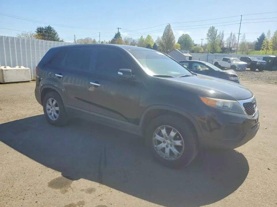2013 KIA SORENTO LX  