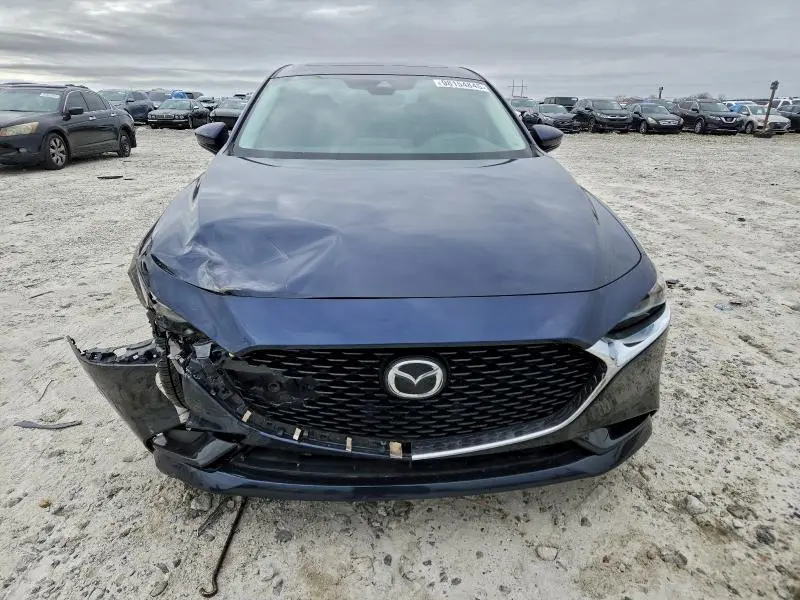 2019 MAZDA 3 PREMIUM  