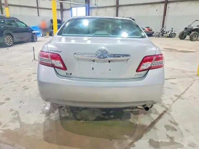 2011 TOYOTA CAMRY XLE  
