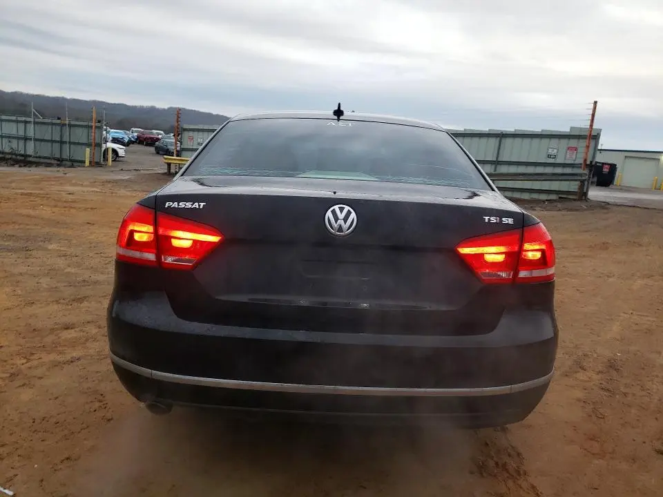 2015 VOLKSWAGEN PASSAT SE  