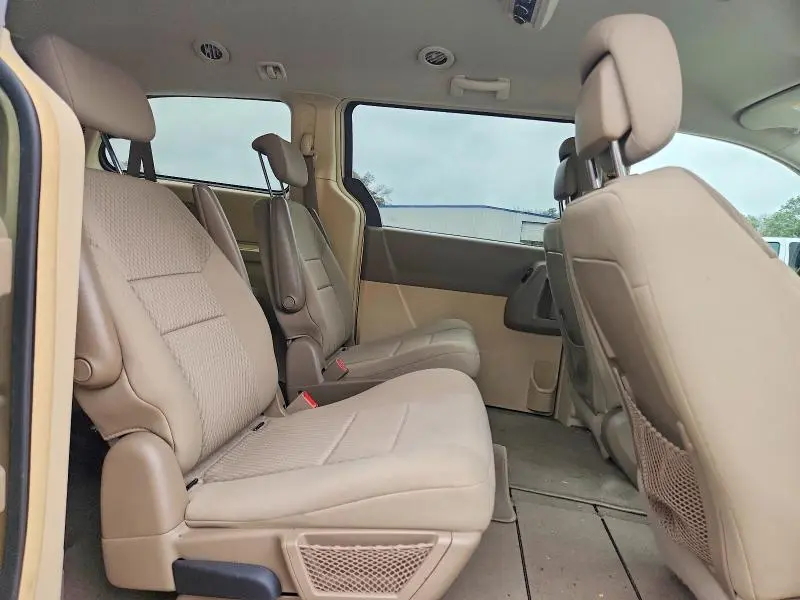 2010 CHRYSLER TOWN & COUNTRY LX  