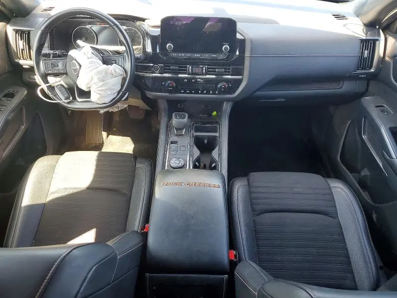 2023 NISSAN PATHFINDER SV  