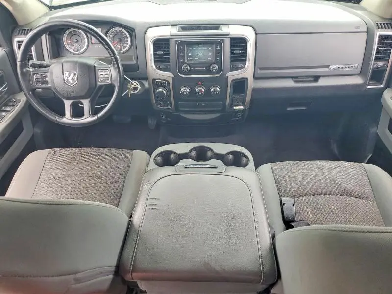 2016 RAM 1500 SLT  