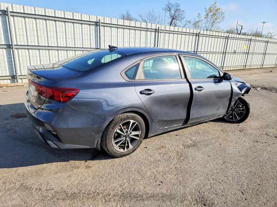 2022 KIA FORTE LXS  