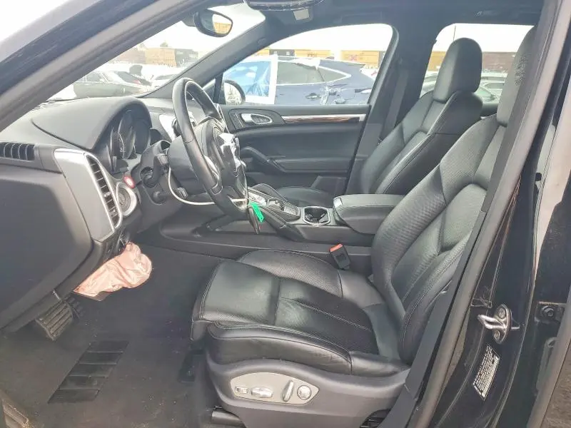 2014 PORSCHE CAYENNE   