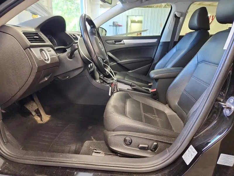 2012 VOLKSWAGEN PASSAT SE  