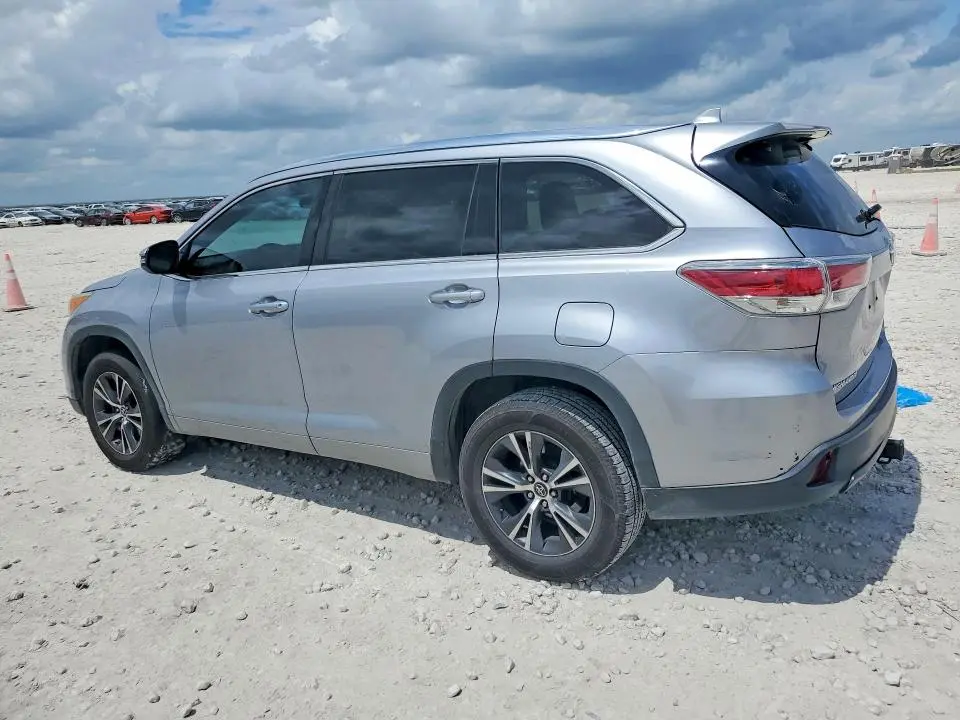 2016 TOYOTA HIGHLANDER XLE  