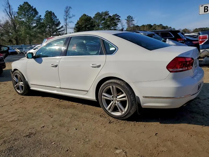 2015 VOLKSWAGEN PASSAT SE  