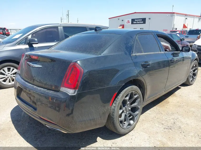 2019 CHRYSLER 300  