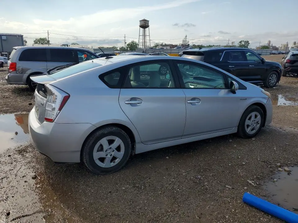 2011 TOYOTA PRIUS TWO  