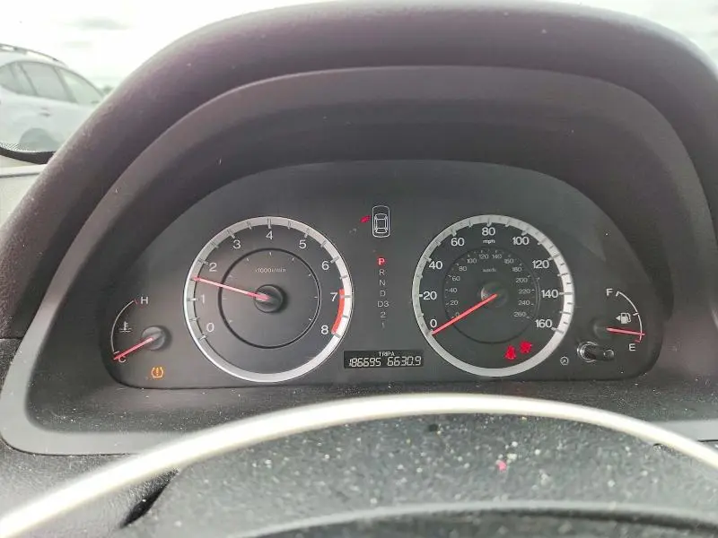 2011 HONDA ACCORD LX  