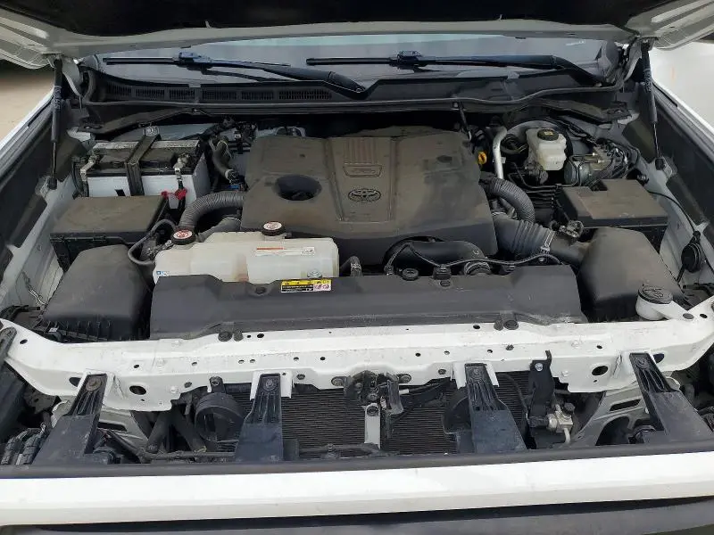 2023 TOYOTA TUNDRA SR5  