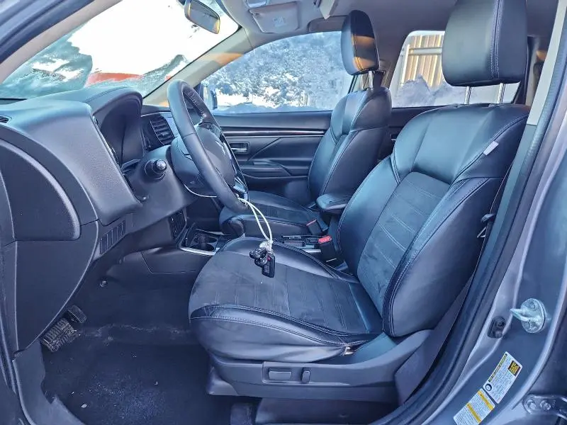 2019 MITSUBISHI OUTLANDER SE  