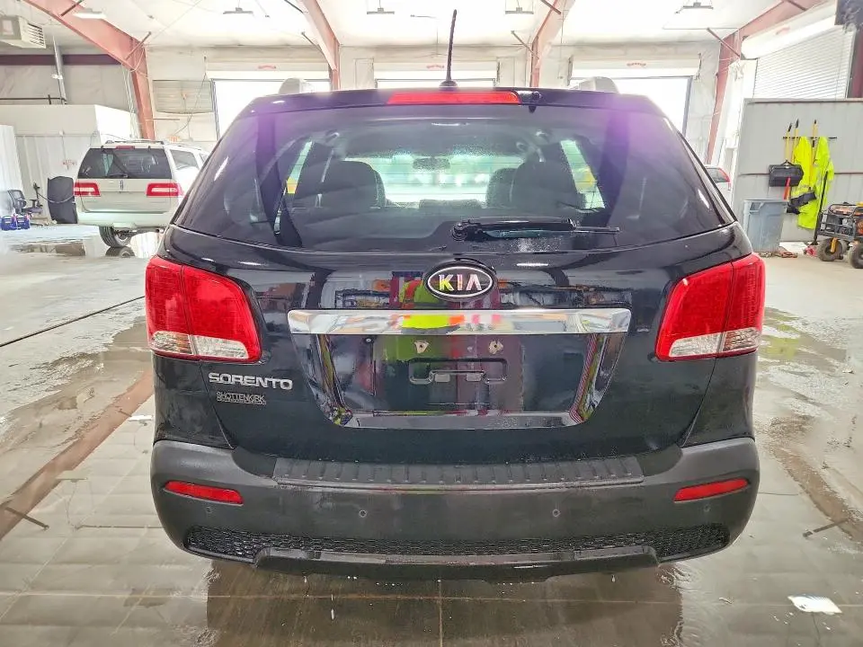 2013 KIA SORENTO LX  