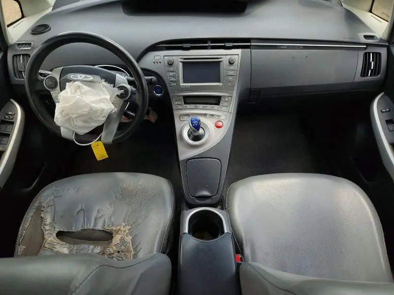 2014 TOYOTA PRIUS THREE  