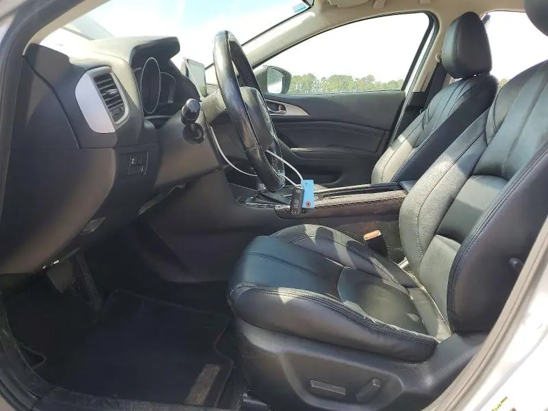 2017 MAZDA 3 TOURING  