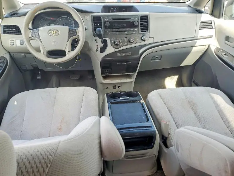 2011 TOYOTA SIENNA LE  