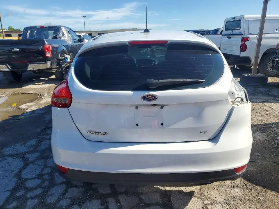 2017 FORD FOCUS SE  