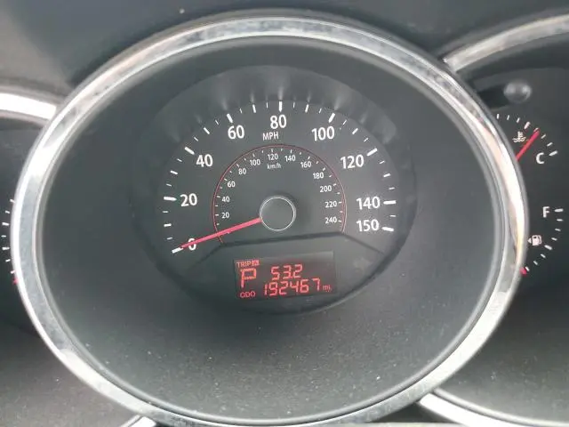 2011 KIA SORENTO BASE  
