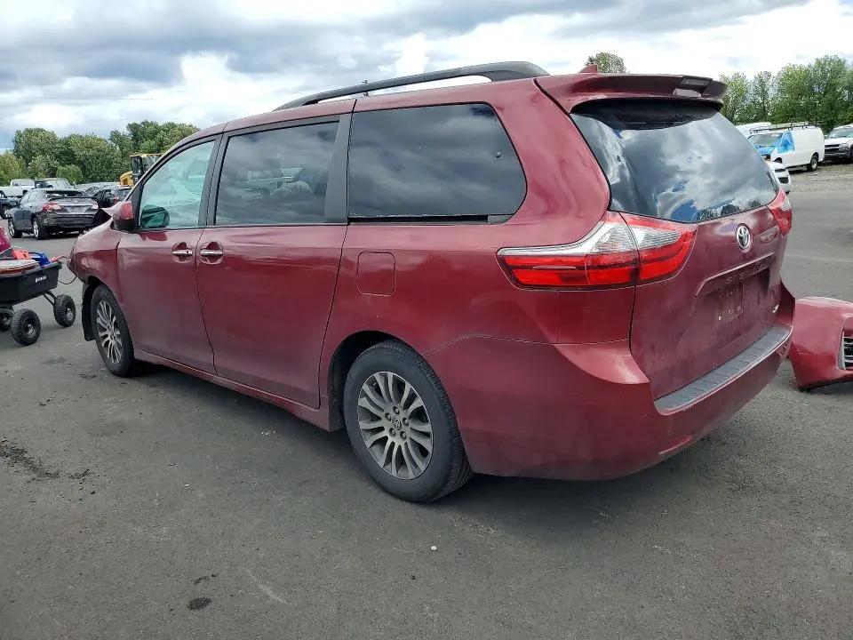 2020 TOYOTA SIENNA XLE 8-PASSENGER  