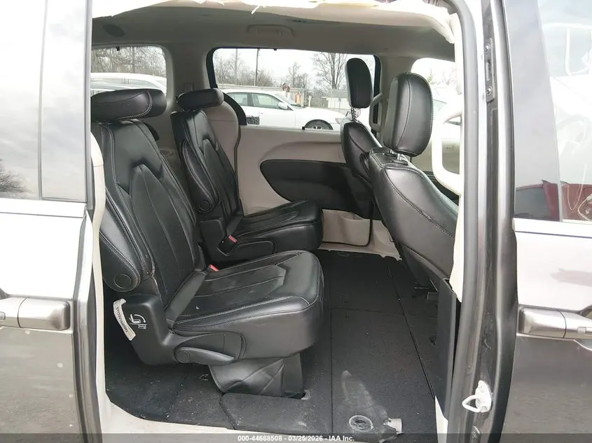 2022 CHRYSLER PACIFICA TOURING L