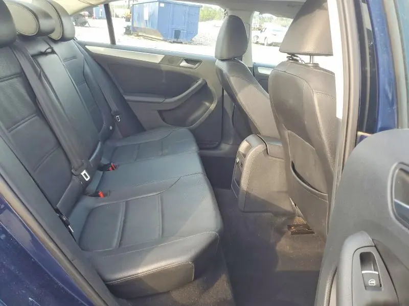 2013 VOLKSWAGEN JETTA SE  