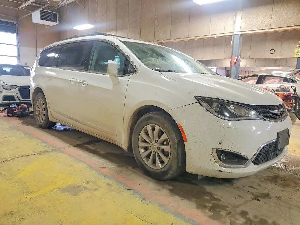 2017 CHRYSLER PACIFICA TOURING L  