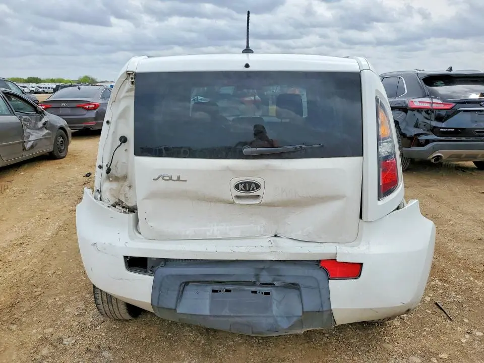 2010 KIA SOUL +  