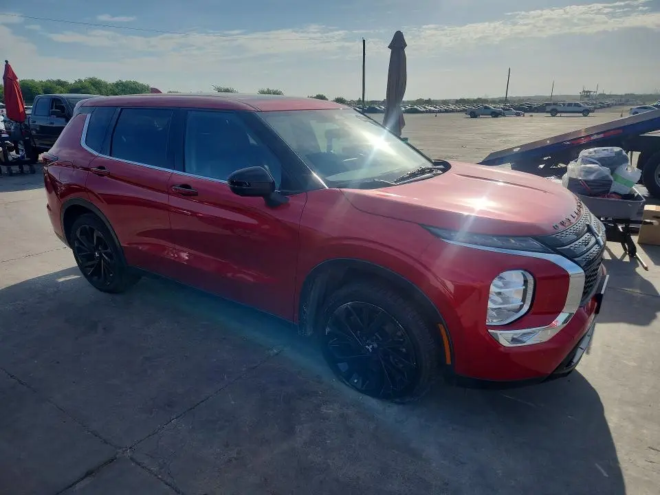 2024 MITSUBISHI OUTLANDER SE  