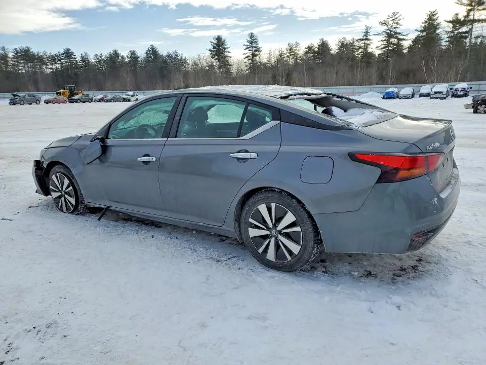 2022 NISSAN ALTIMA SV  