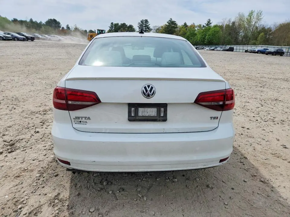 2016 VOLKSWAGEN JETTA SPORT  