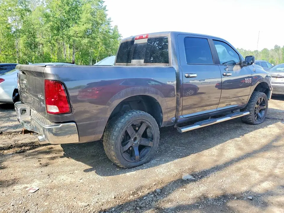 2016 RAM 1500 SLT  