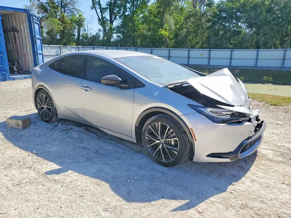 2024 TOYOTA PRIUS XLE  