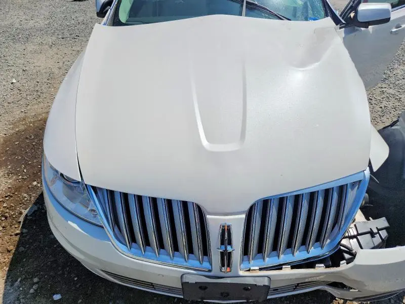 2011 LINCOLN MKS   