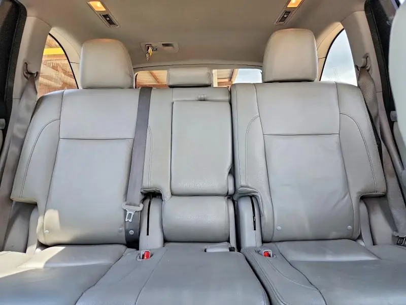 2014 TOYOTA HIGHLANDER LE  