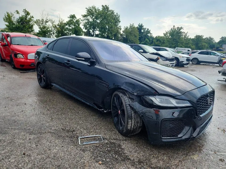 2021 JAGUAR XF R-DYNAMIC SE  